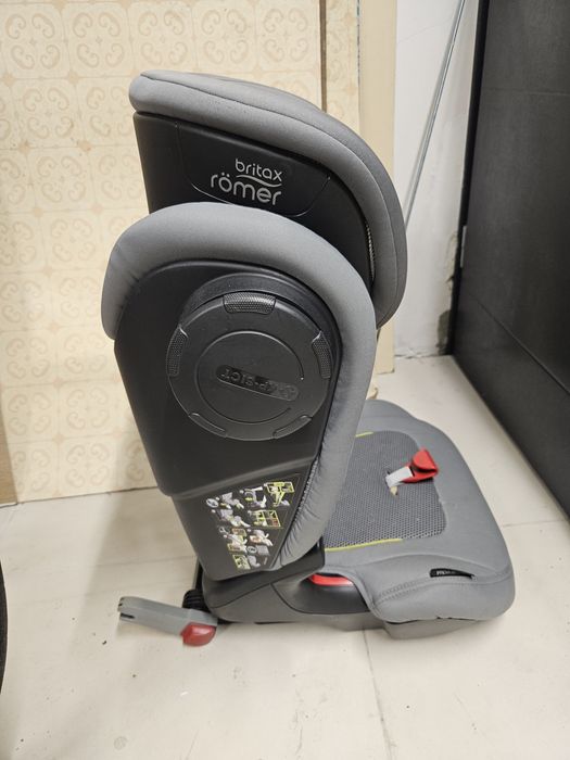 Britax Romer Kidfix III M 15-36kg 
 		 
 	britax & romer kidfix iii m