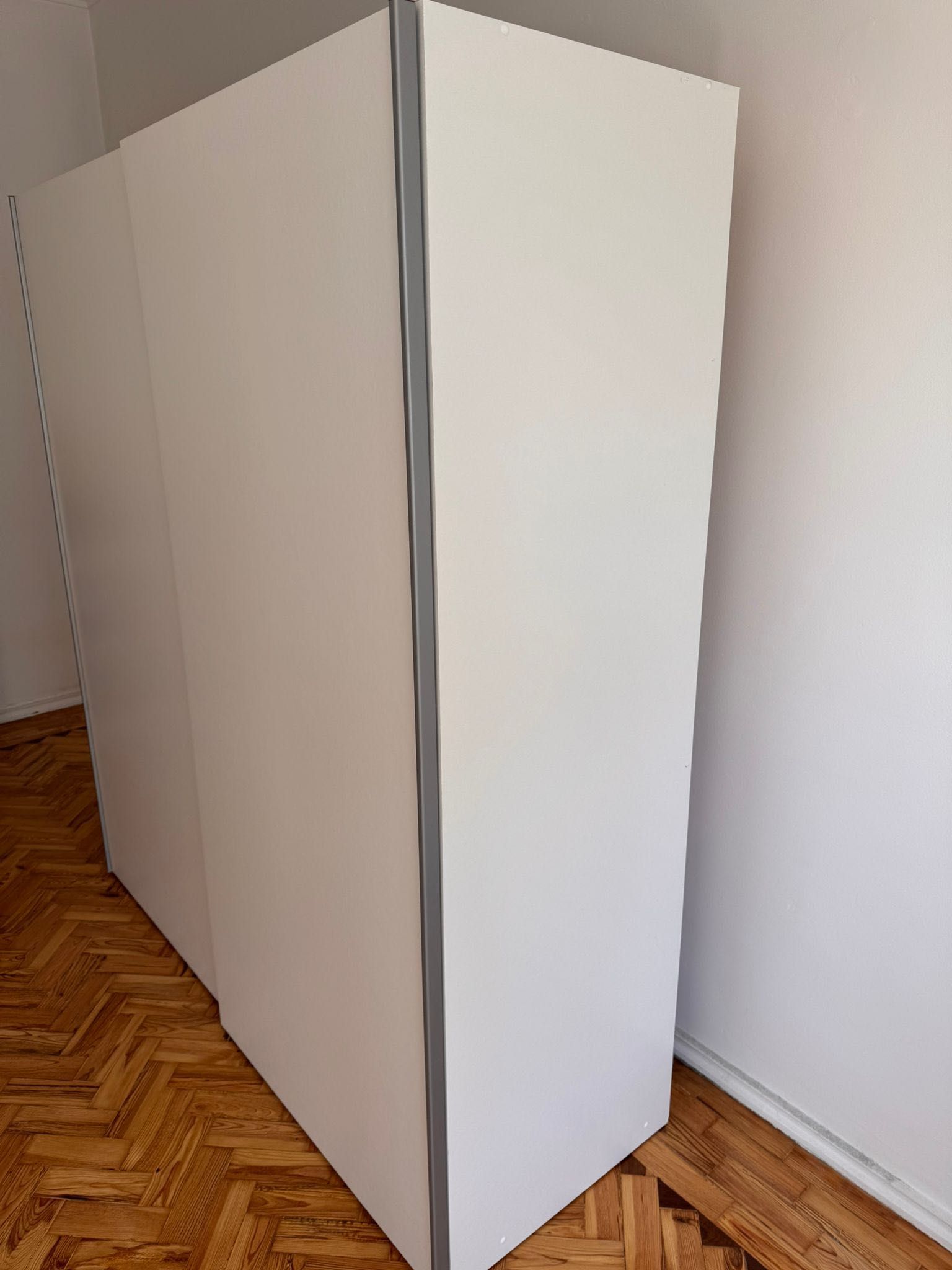 Roupeiro MANDALORE com portas deslizantes - Conforama