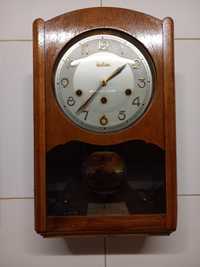 Relógio antigo da Reguladora