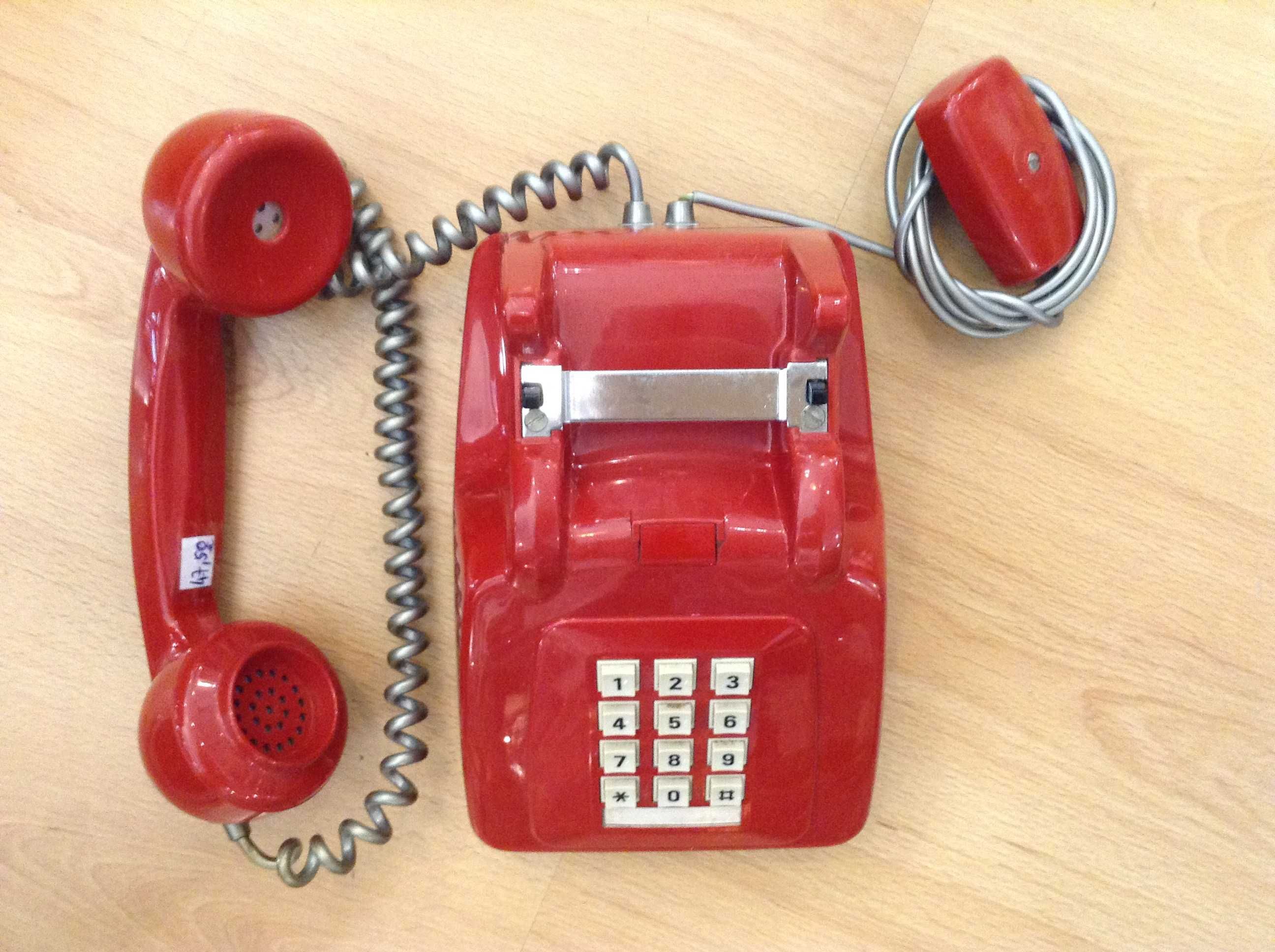 Telefone teclas Vermelho 50 € -Telefone creme de discar 18 € -Original