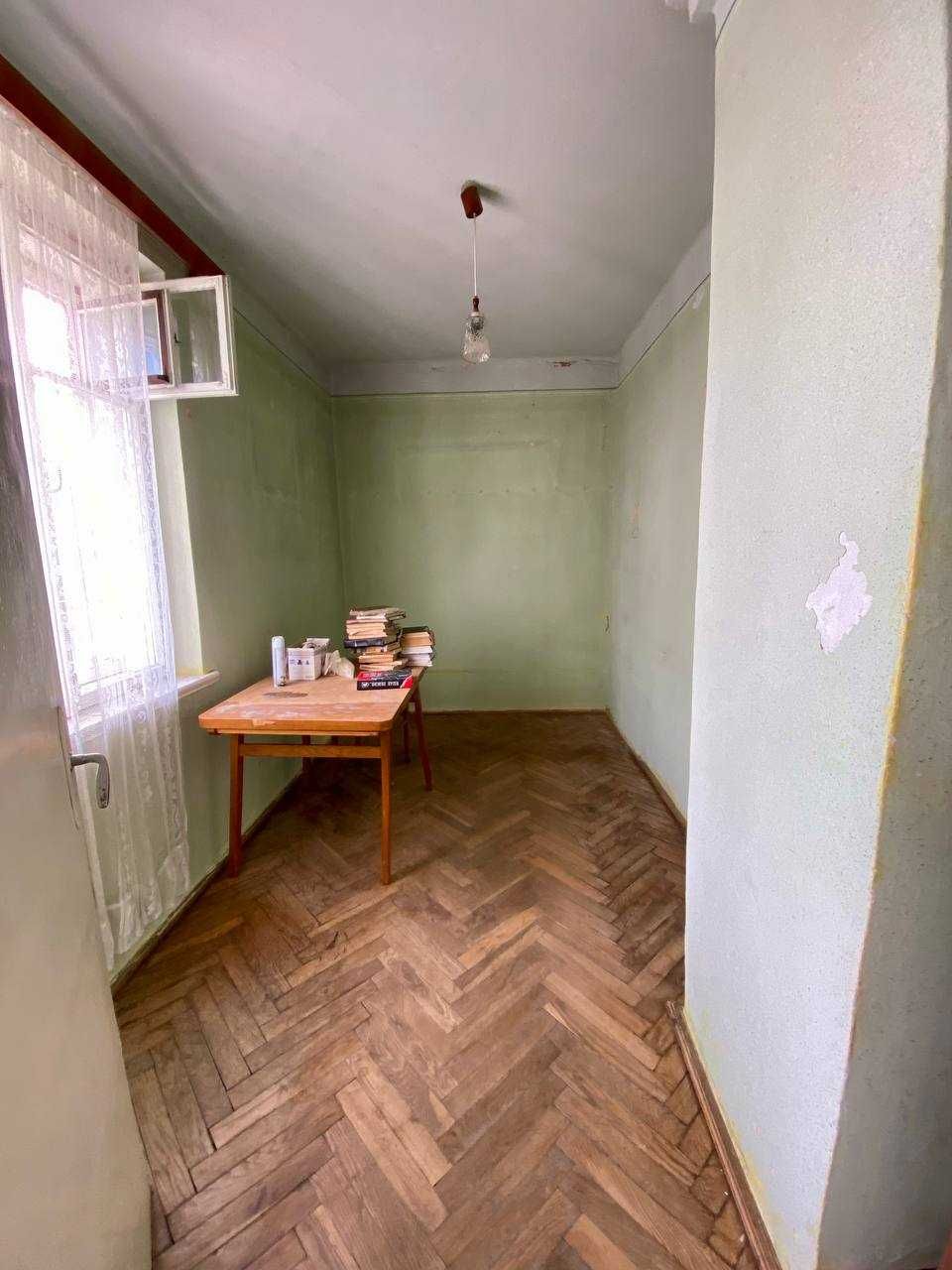Продається 2-кімнатна квартира в місті Стрий, по вул. Руська
