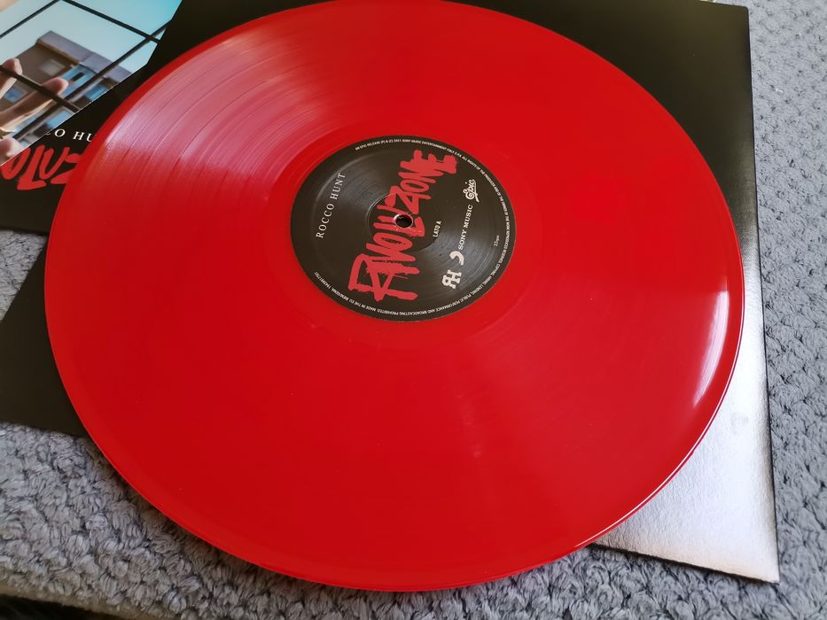 nowiutki vinyl Rocco Hunt z autografem