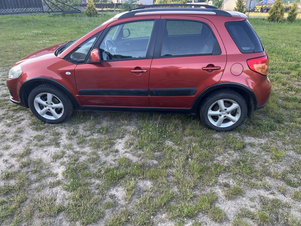 Suzuki sx4.