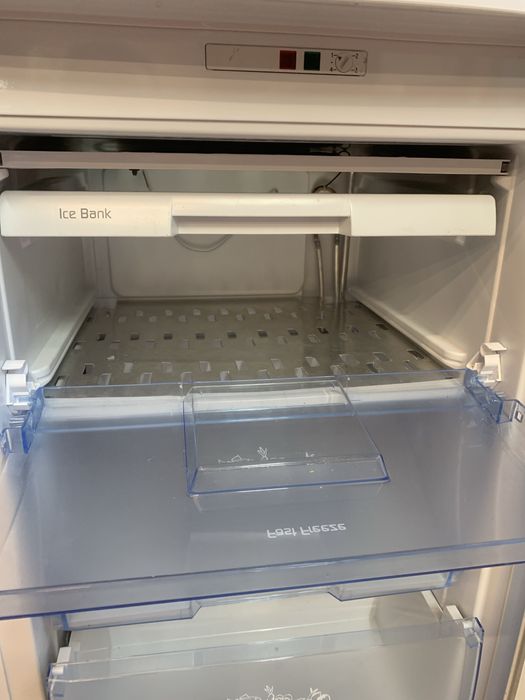 Морозильна камера Beko