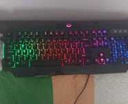 Teclado gamer com luzes