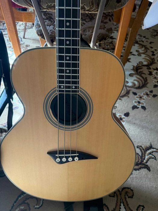 Elektro-akustyczna  gitara basowa