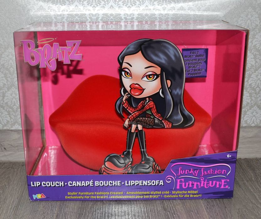 Модний диван Bratz у формі губ/Bratz Funky Fashion Furniture Lip Couch