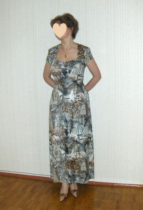 Сукня із трикотажного полотна з тропічним принтом розмір 48( Україна)