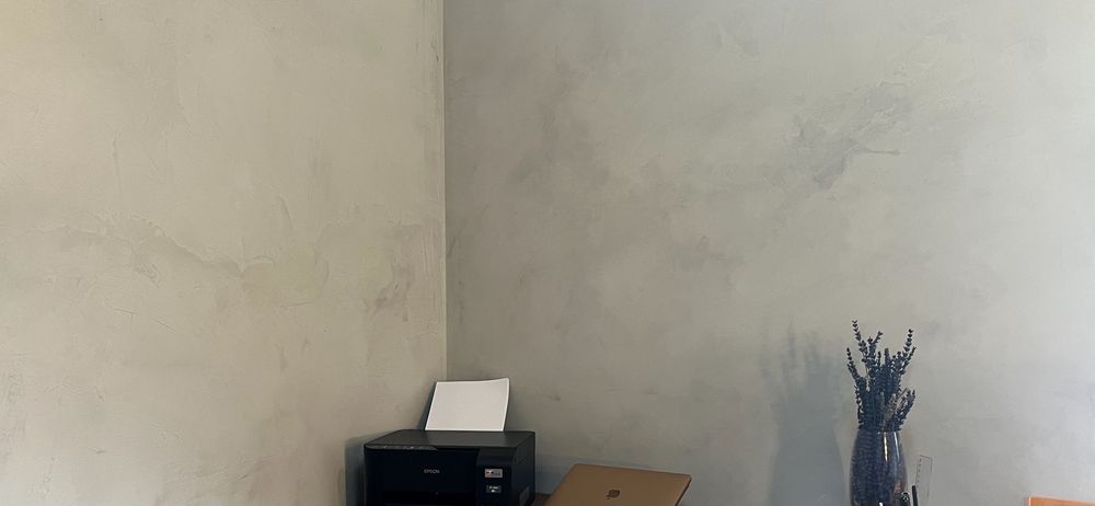 Pintura de imóveis, muros exteriores e algumas reparações.