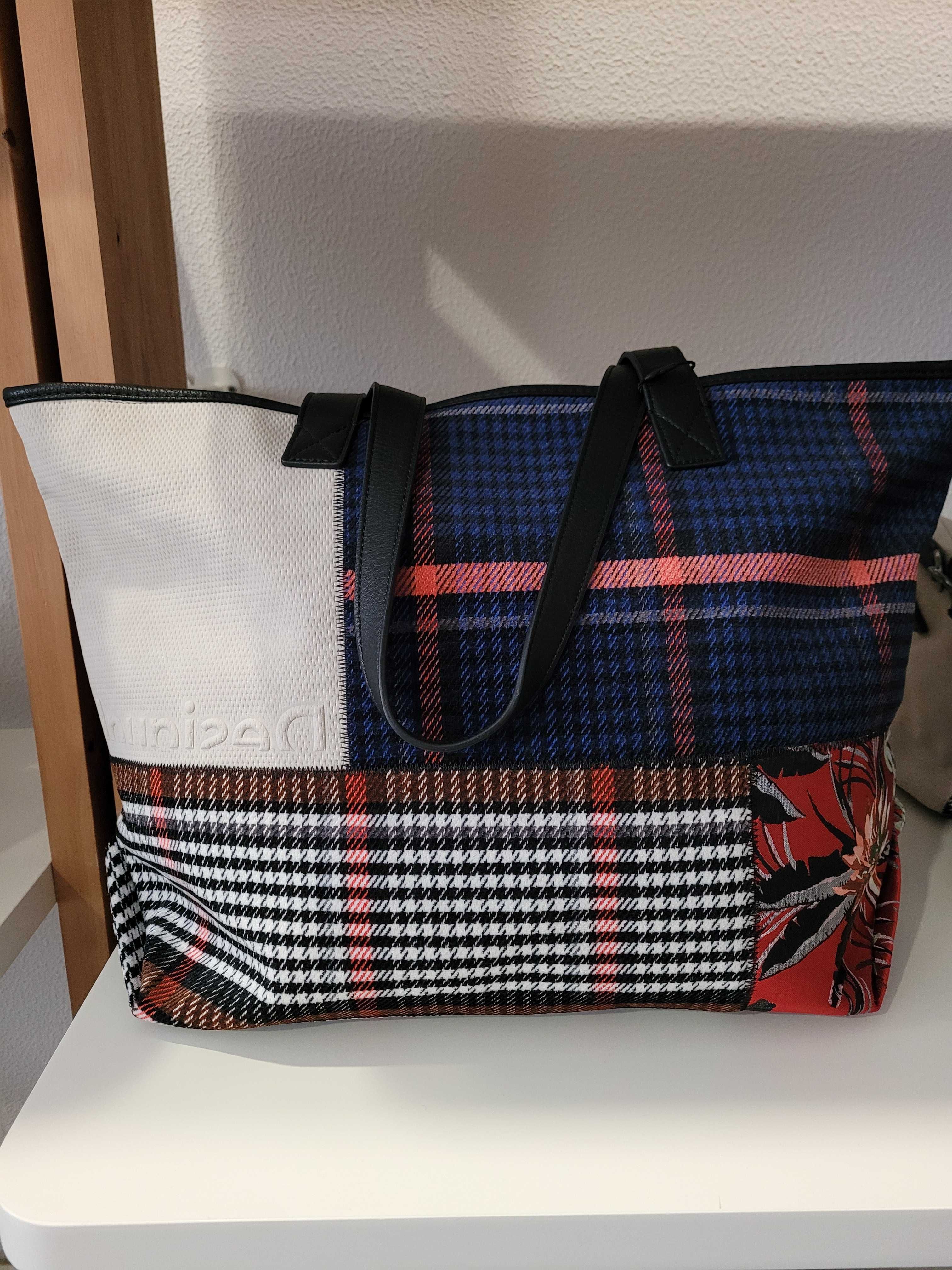 Torebka typu shopper w krate