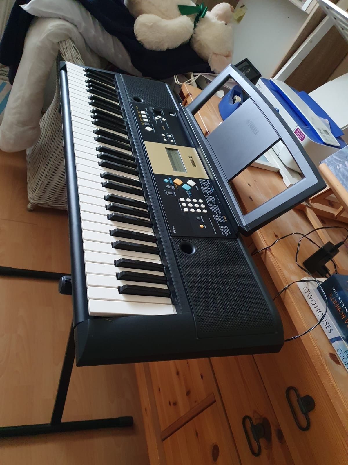 Keyboard Yamaha YPT-220