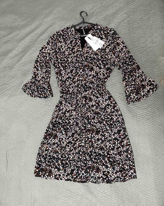 НОВОЕ красивое платье  Чорна нова красива сукня