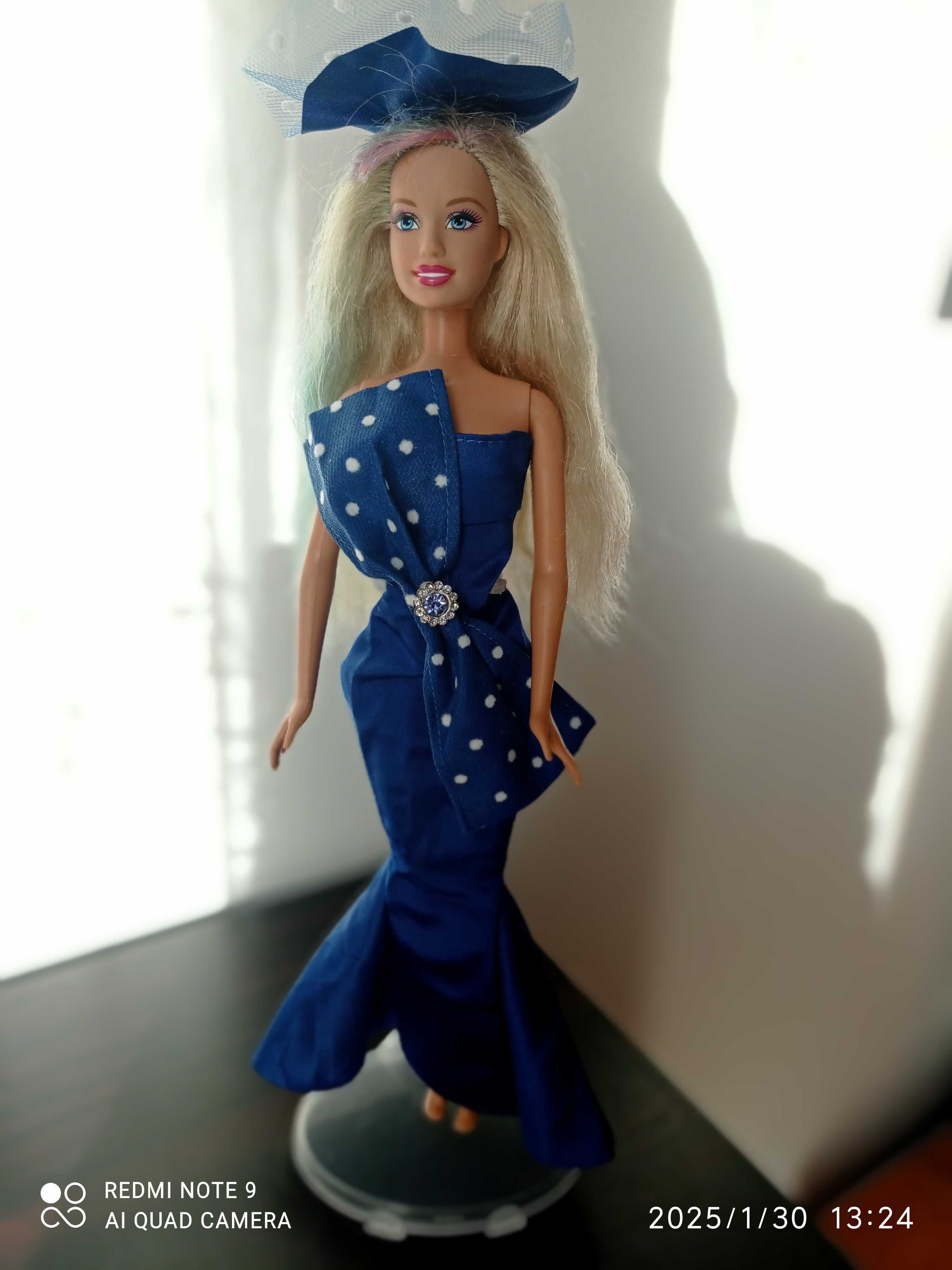 Ubranka dla Barbie - sukienka wieczorowa z kapeluszem