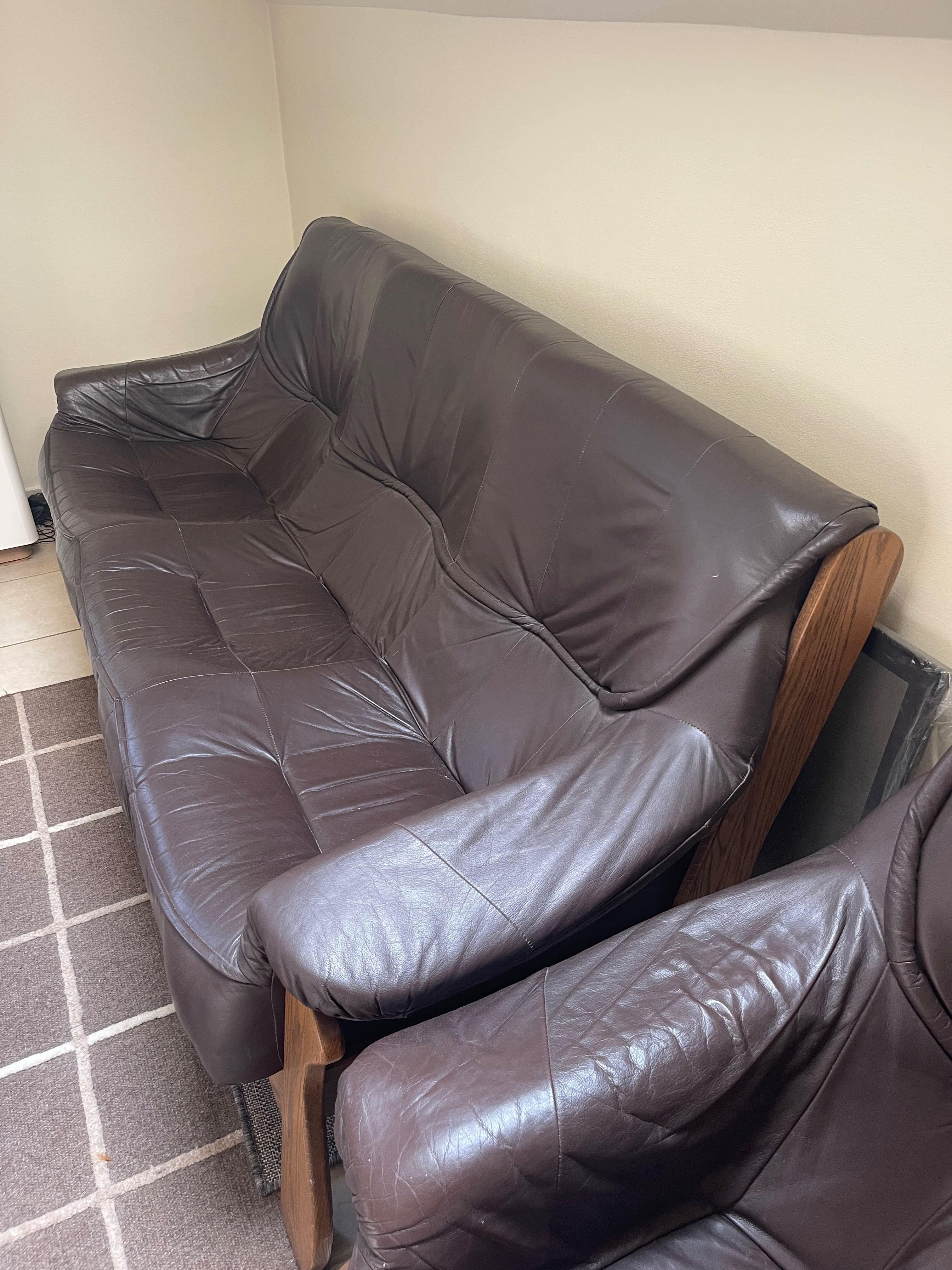 Skórzany zestaw wypoczynkowy  Sofa, dwa fotele.