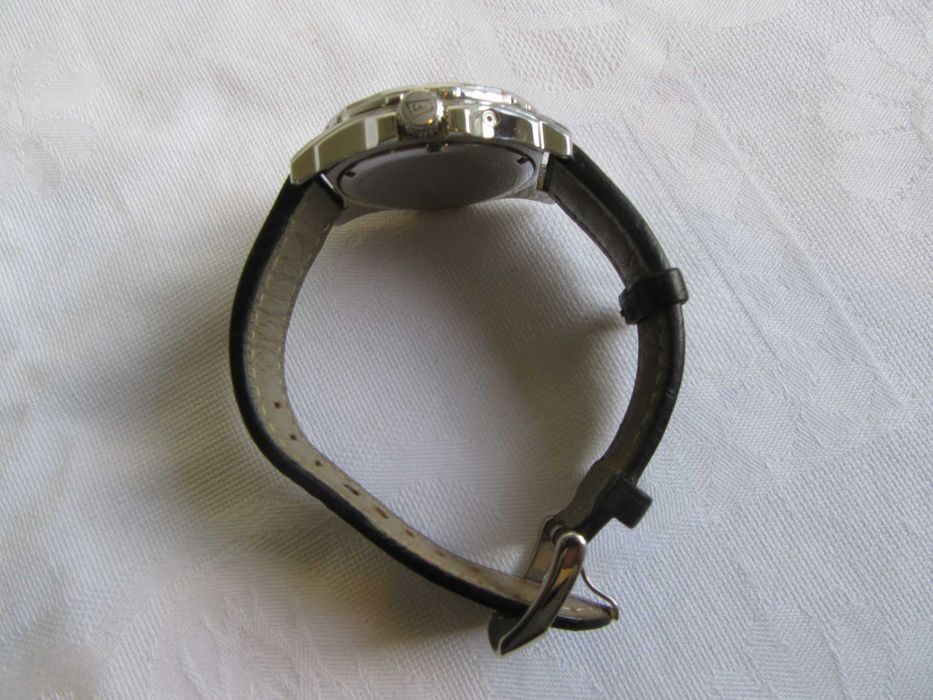 "FESTINA" (F16243) - Bom estado