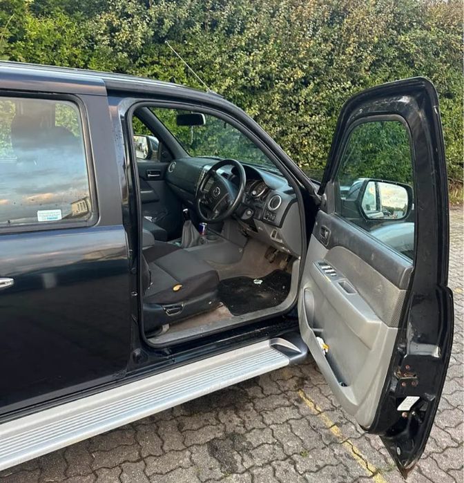 Mazda bt-50 anglik v5c  ford ranger 2.5