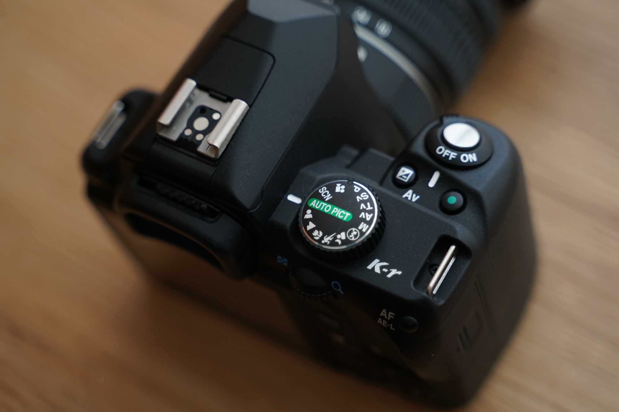 Pentax K-R + Lente 18-55 F3.5-5.6 - Excelente Estado