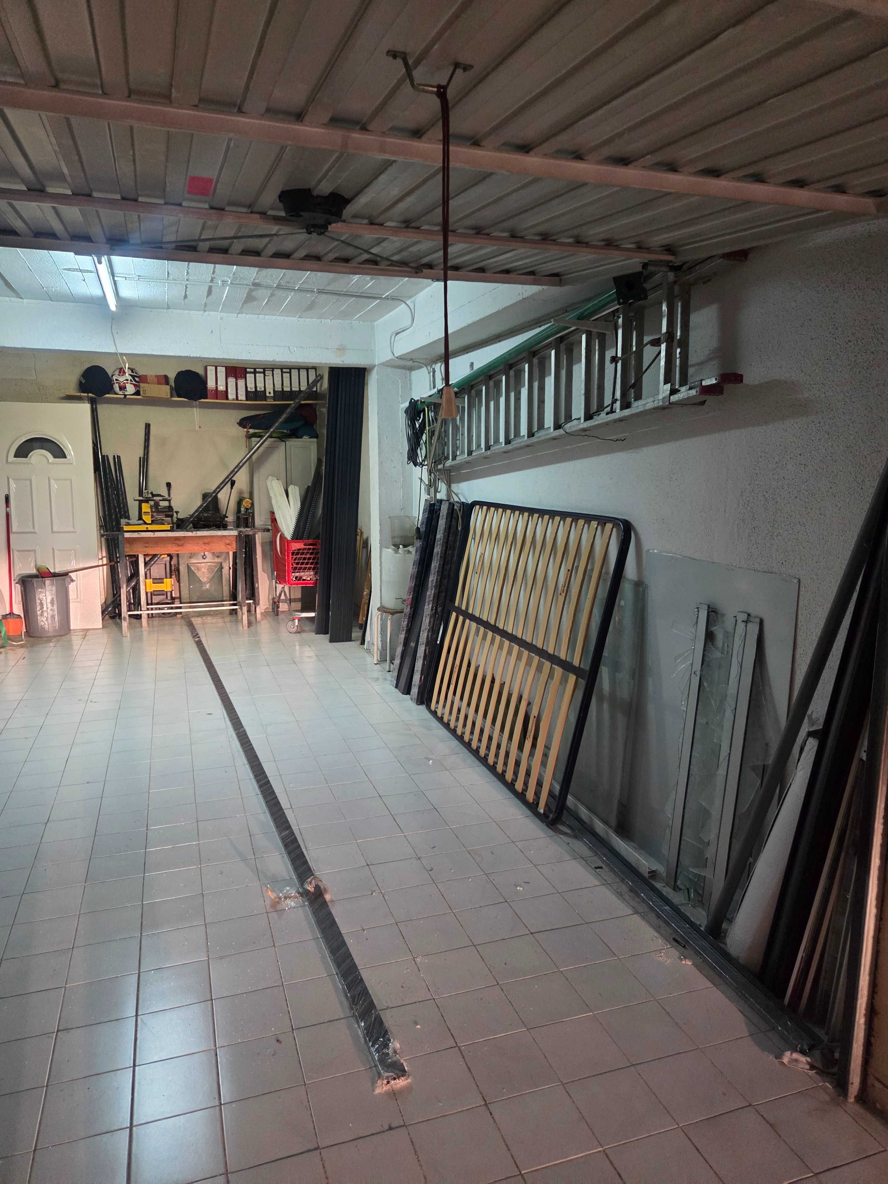 Garagem na tapada das merces