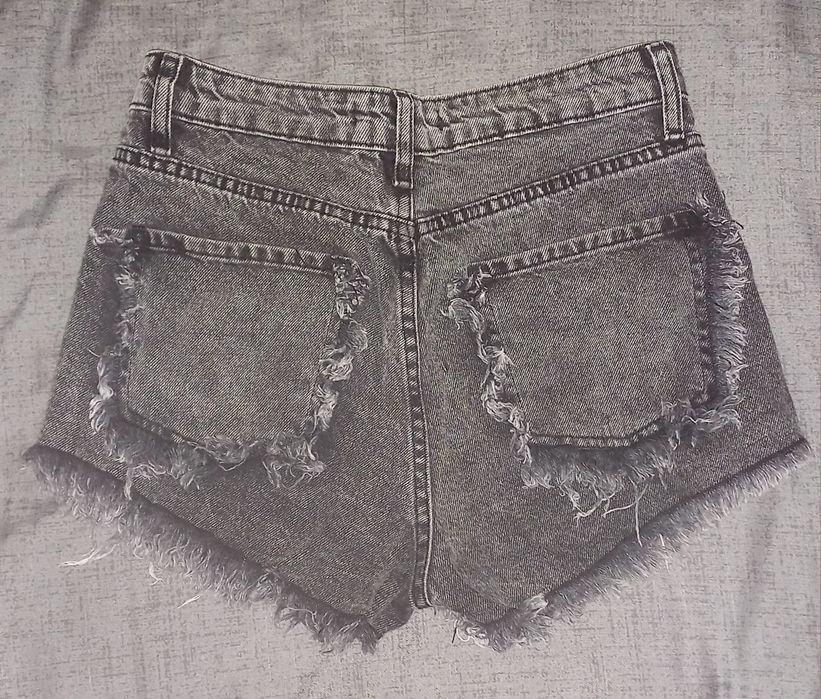 Джинсові шорти на літо