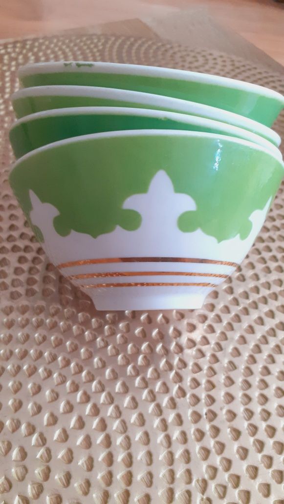 Salaterki Piesocznoje, miseczki na lody, kompot, deser.