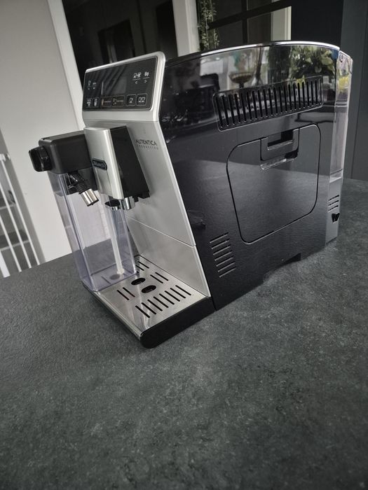 Ekspres Delonghi Autentica cappuccino