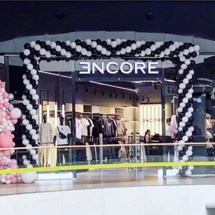 Оформлення кульками магазинів на відкриття, річницю, акції