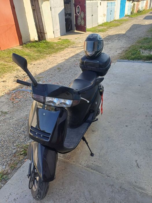 Скутер Honda Lead AF-20