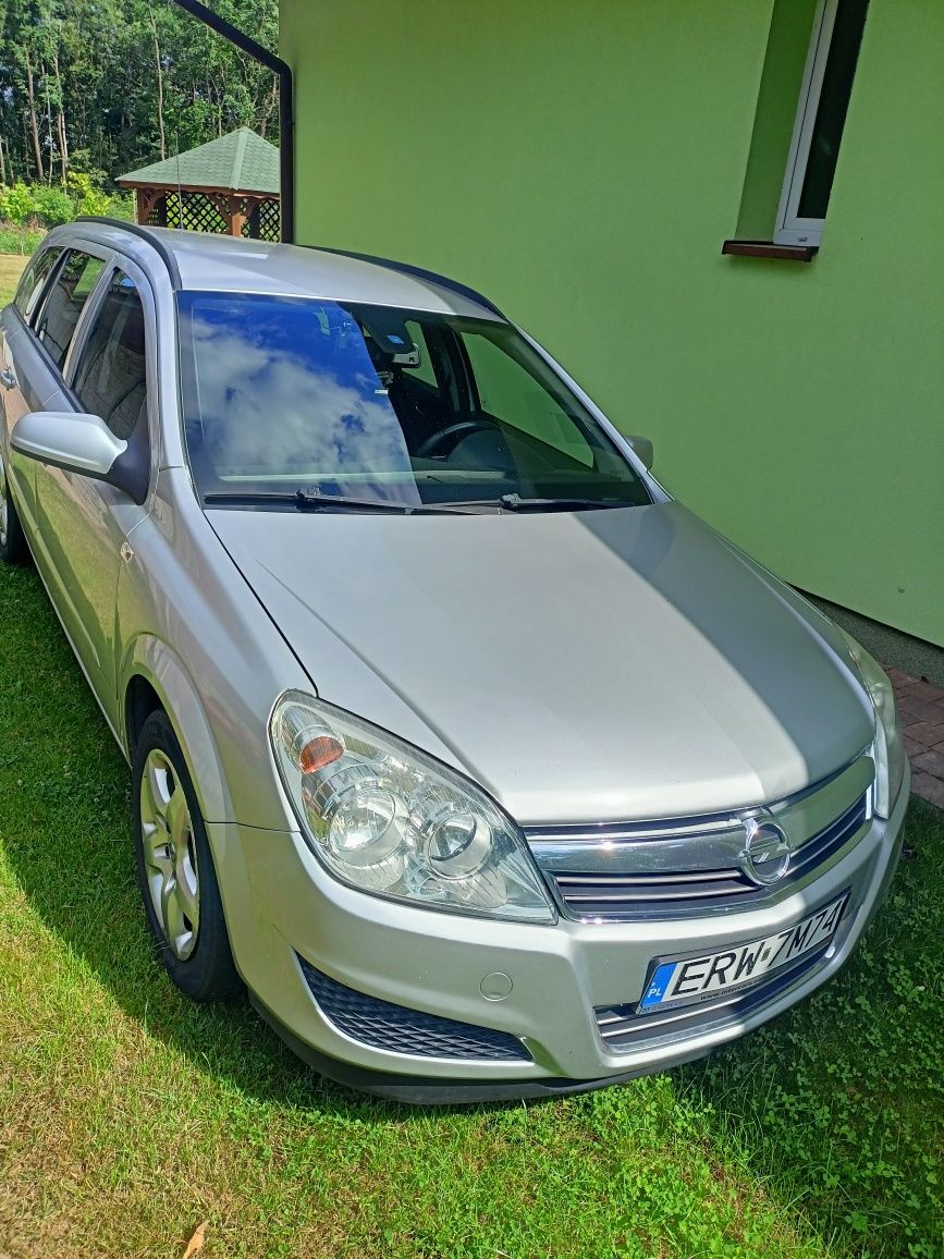 Opel Astra H 1.9 CDTI