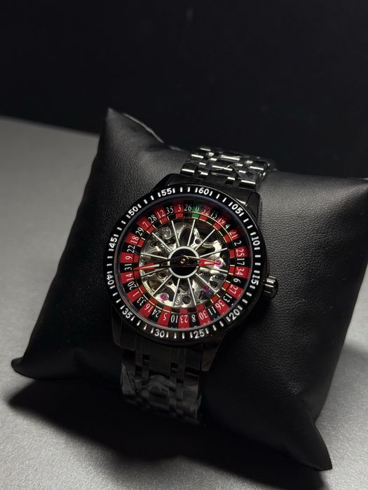 Чоловічий годинник в стилі казино (рулетка) / новий