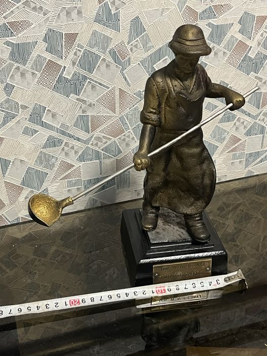 Статуетка Сталевар. Сталевар скульптура