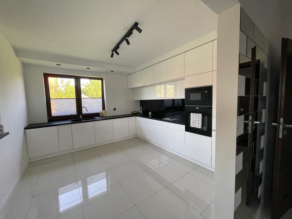 Wynajmę dom z garażem 200m2 w Jastrzębi