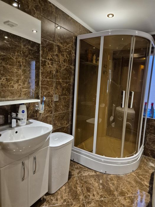 Автономний будинок для великої сім'ї в тихому місці++бізнес