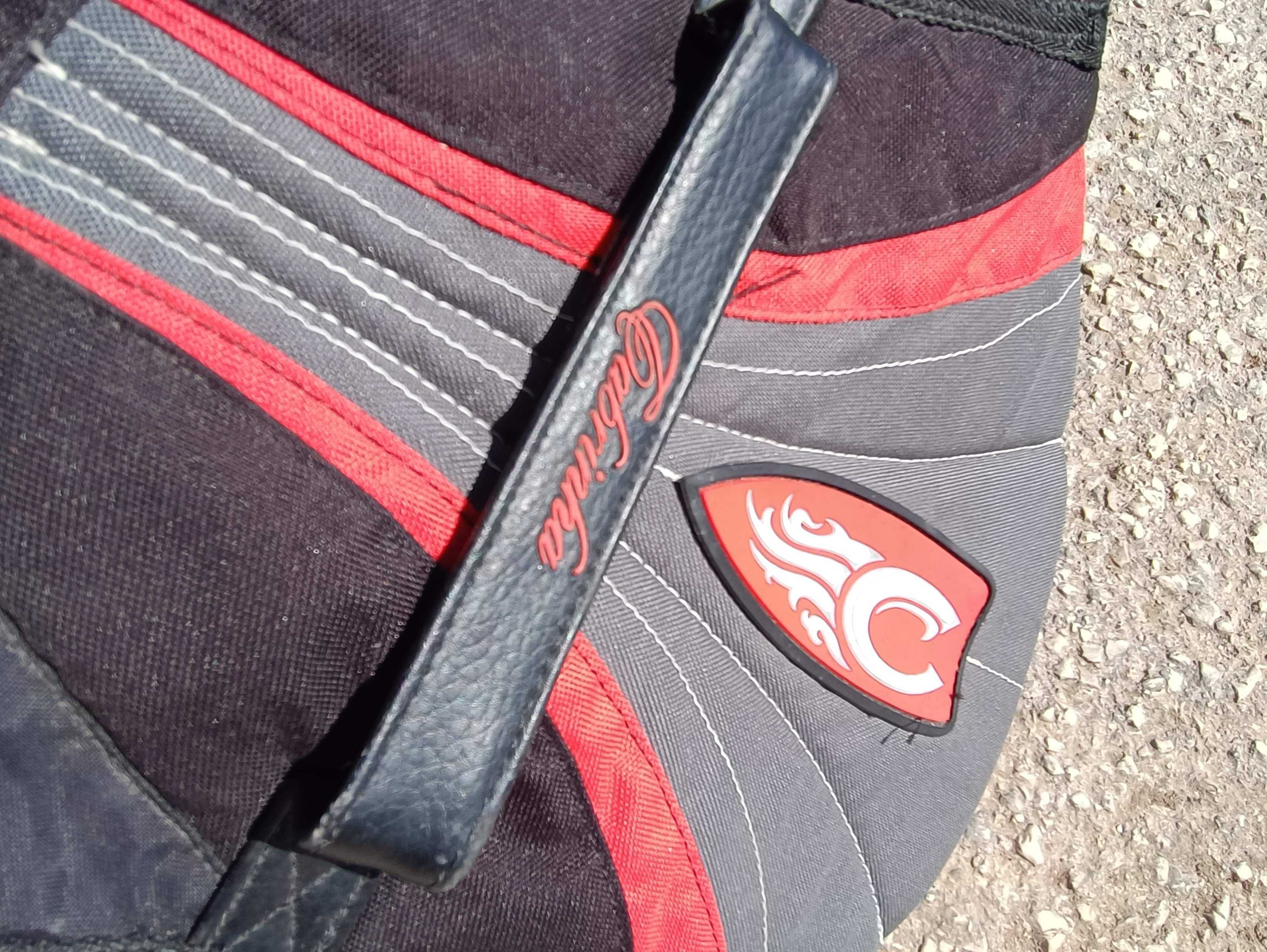 Vende-se trapézio de kitesurf Cabrinha, tamanho XL, em bom estado.