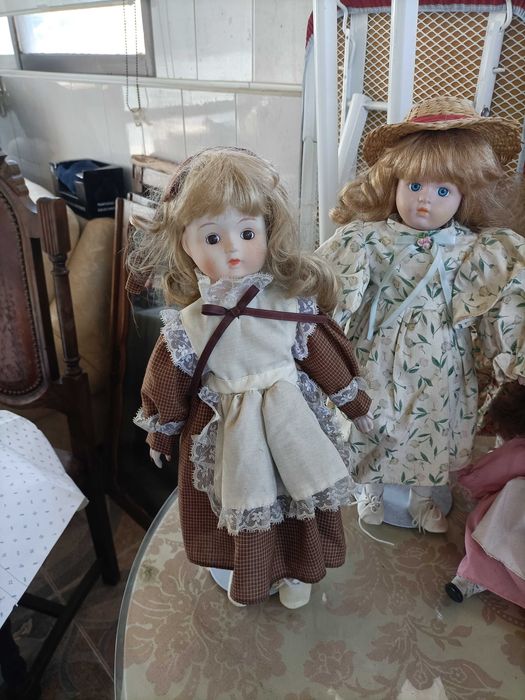 Bonecas de porcelana