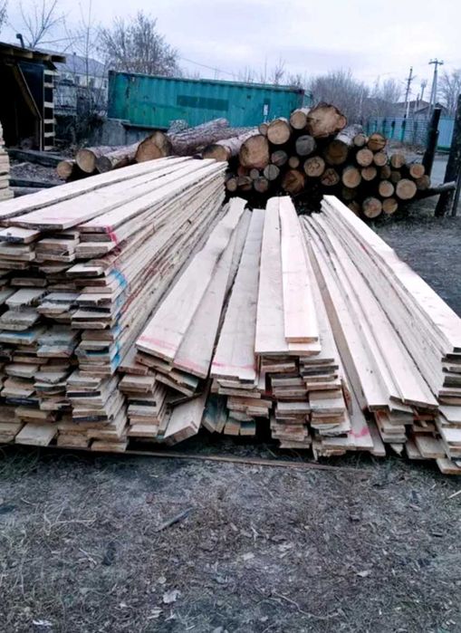 Продаж сосни пиломатеріалу дошки бруса стропил