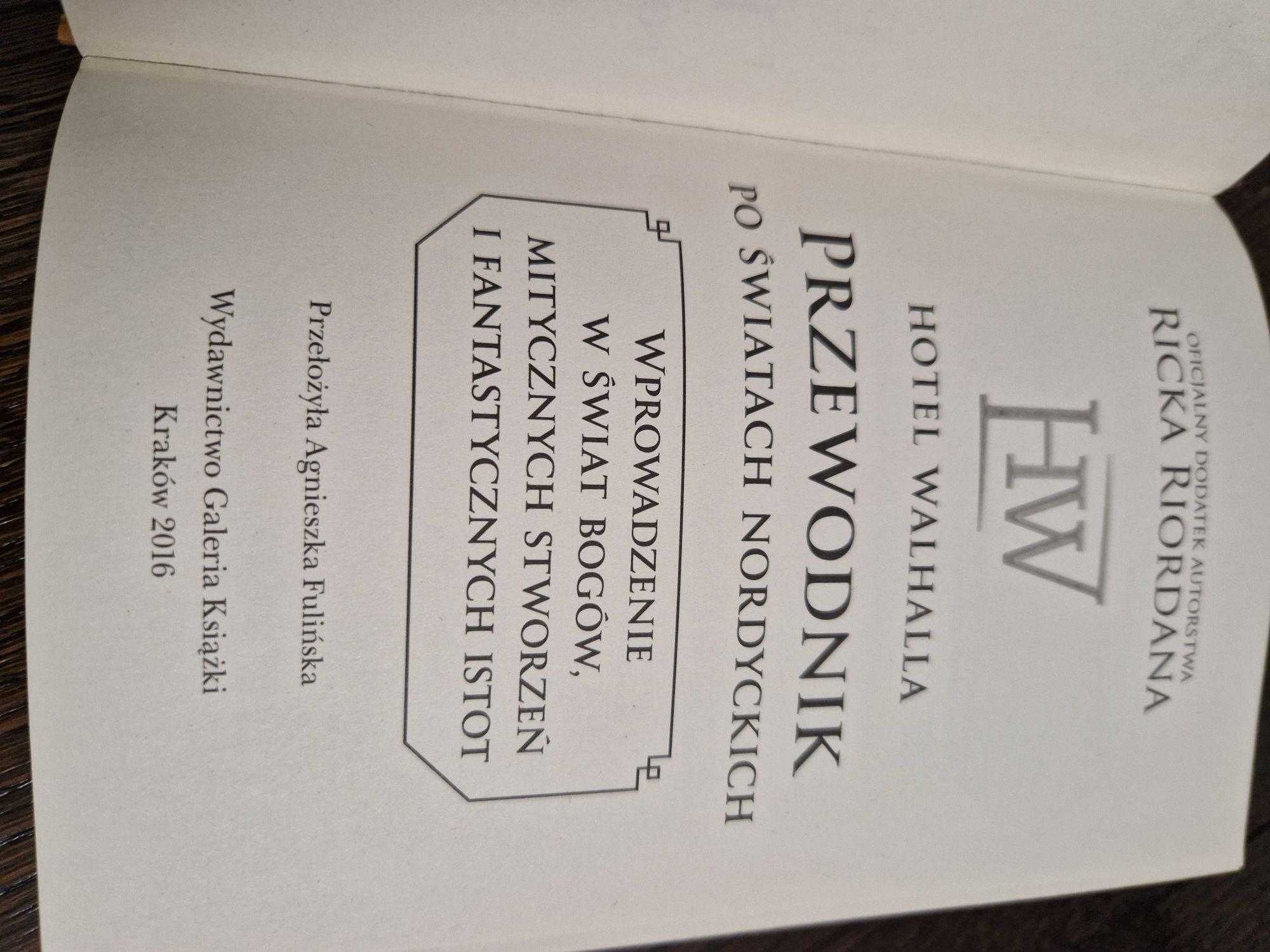 Książka Hotel Walhalla Przewodnik po światach nordyckich Rick Riordan