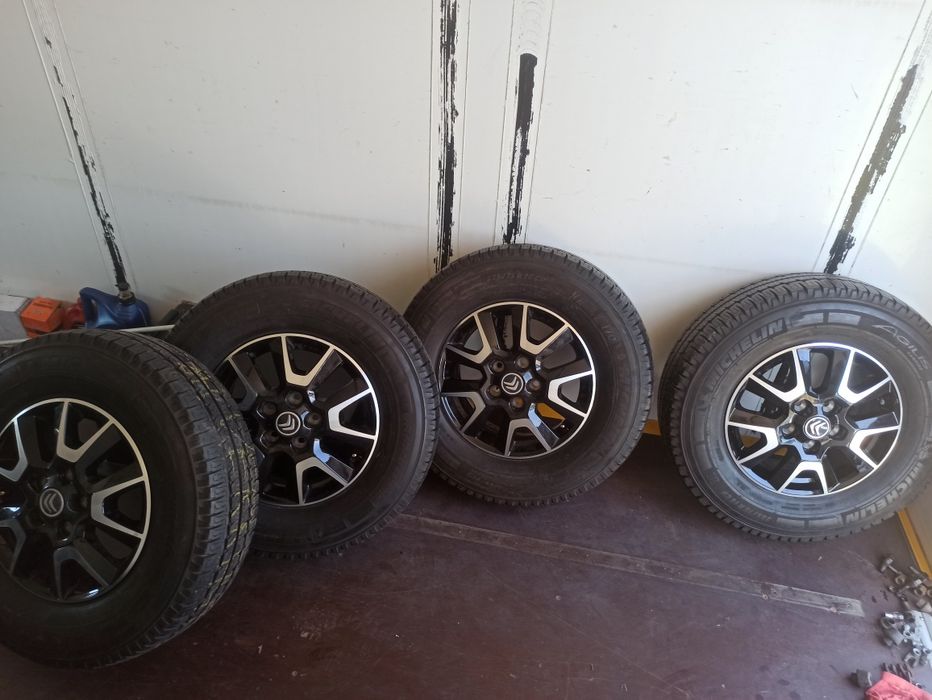 Продам диски з резиною 225 75 16, 5 / 118 СР  MICHELIN 5*118