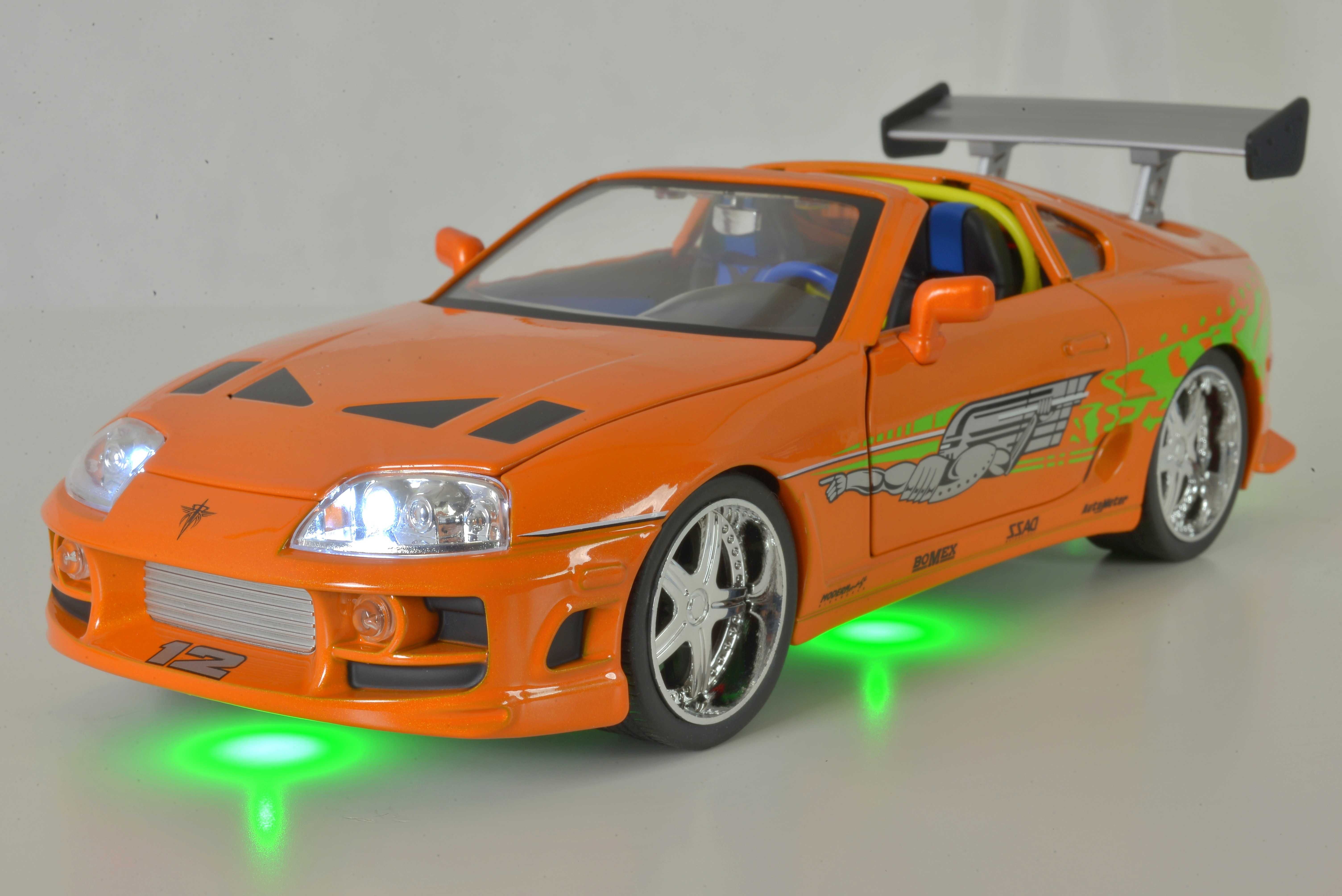 Toyota Supra 1:18 FAST&FURIOUS + figurka