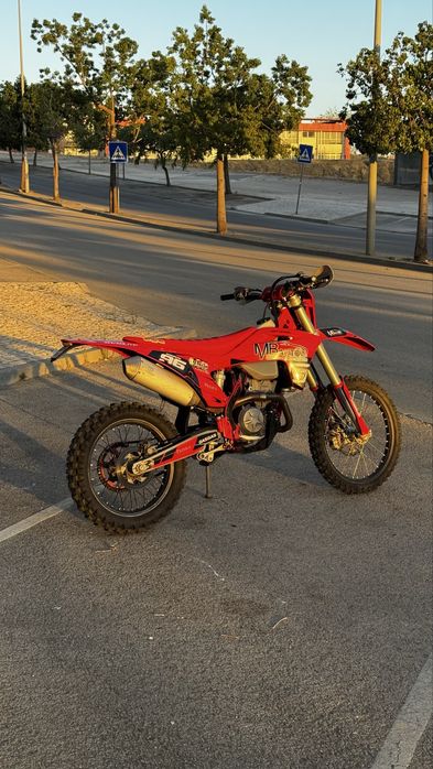 GasGas EC 350F de 2022 em otimo estado
