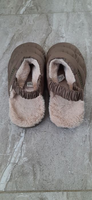 Тапки, ботинки меховые женские