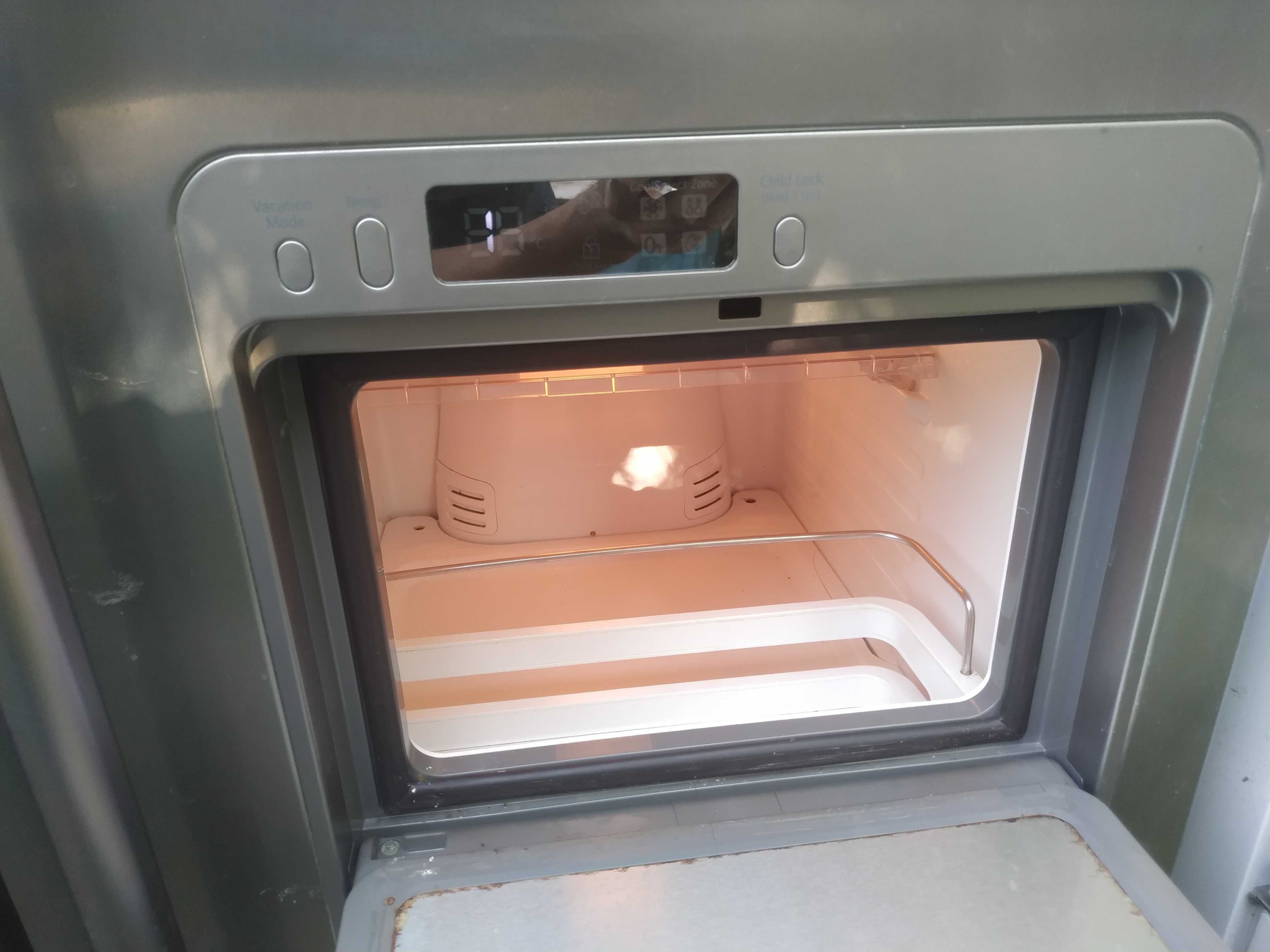 Lodówka Samsung RSJ1KERS dwu drzwiowa na części