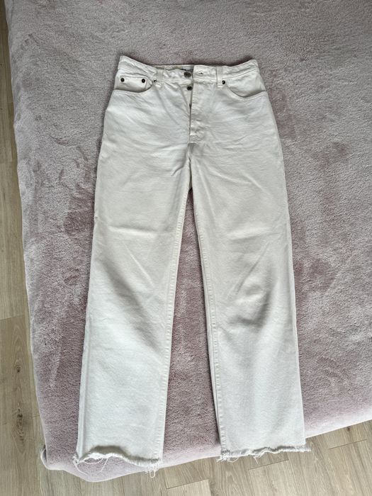 Прямі джинси від Zara