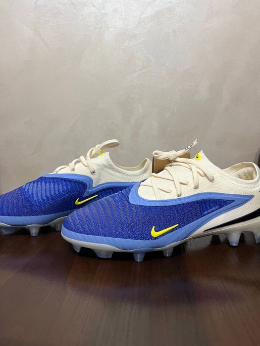 Продам бутци Nike Phantom 6 Low Elite розмір 40