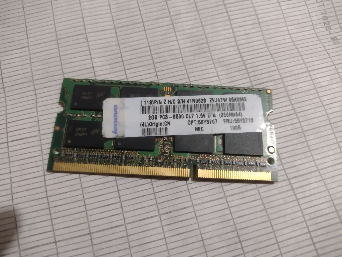 Оперативна пам'ять для ноутбука Micron SODIMM DDR3 2Gb 1066MHz 8500s