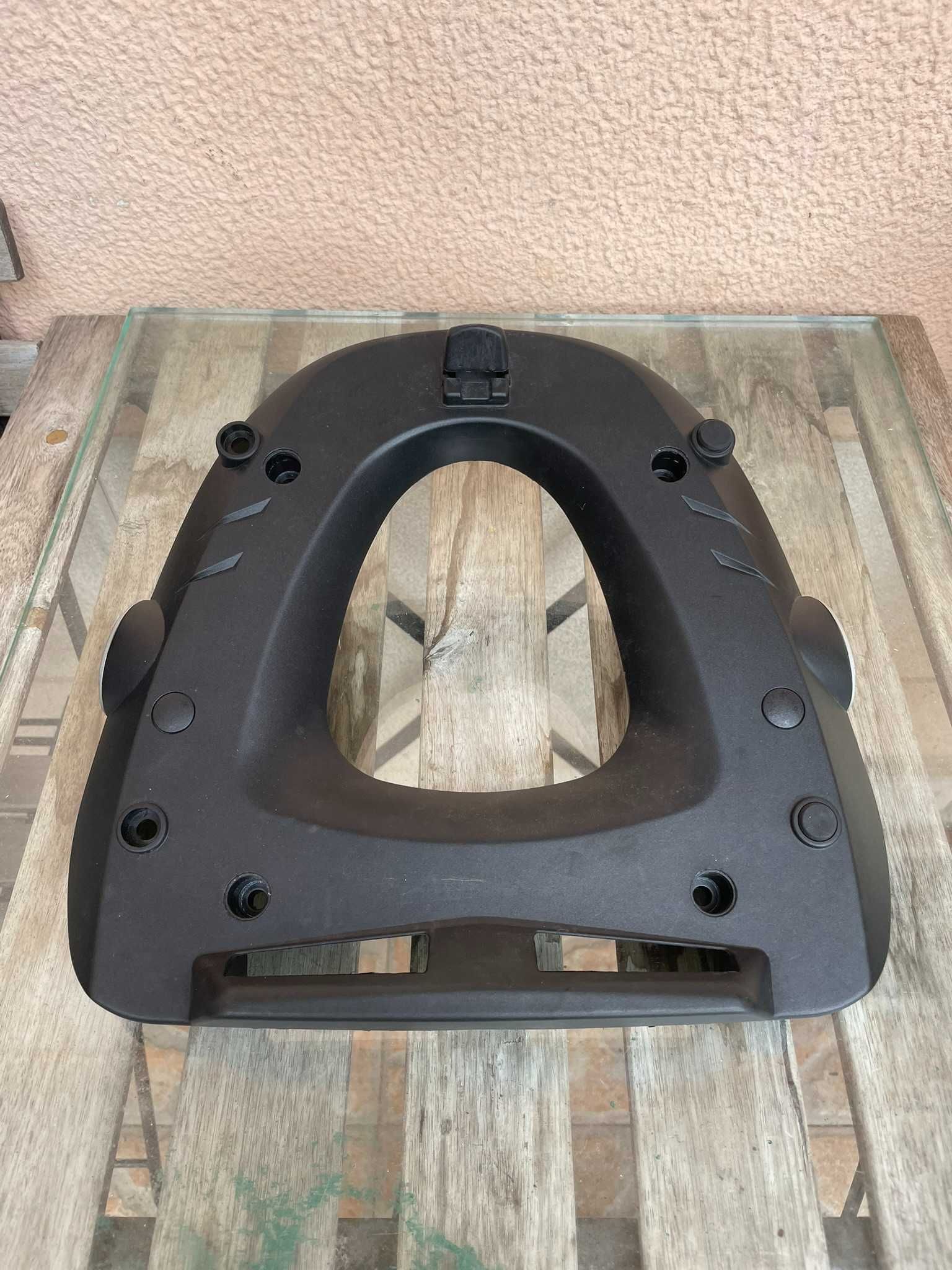 Top Case + Base GIVI
