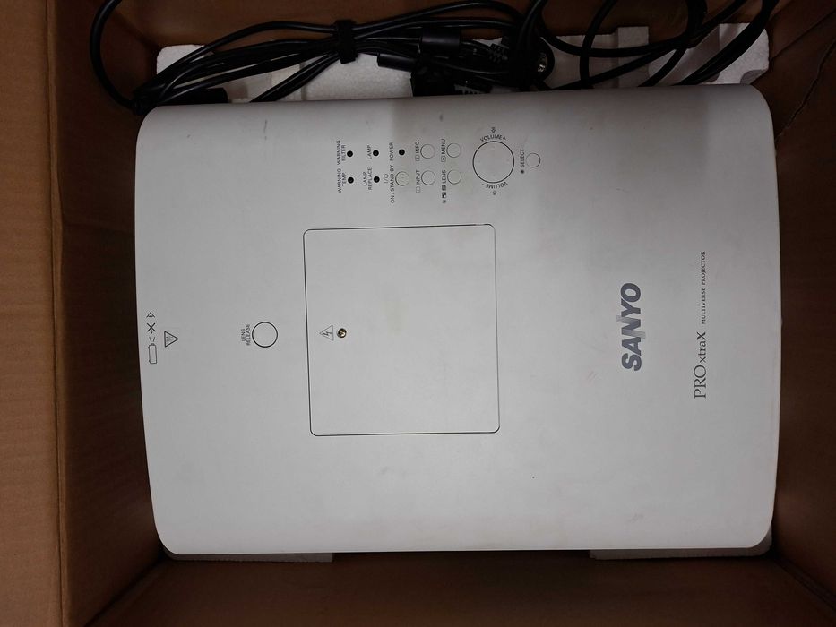 Projector de dados SANYO PLC-XT21