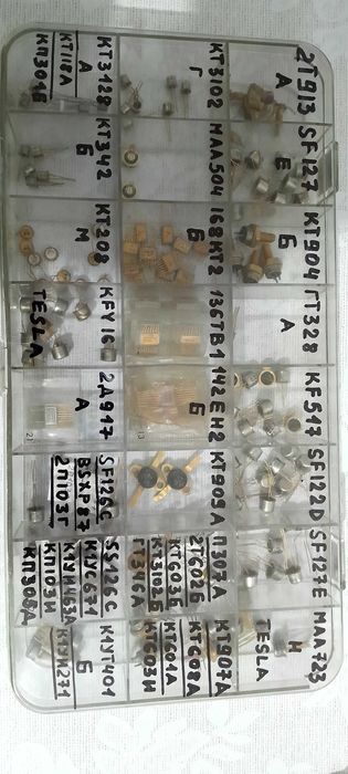 Для продажу різні радіодеталі: ТРАНЗИСТОРИ,МІКРОСХЕМИ,ДІОДИ і тд..