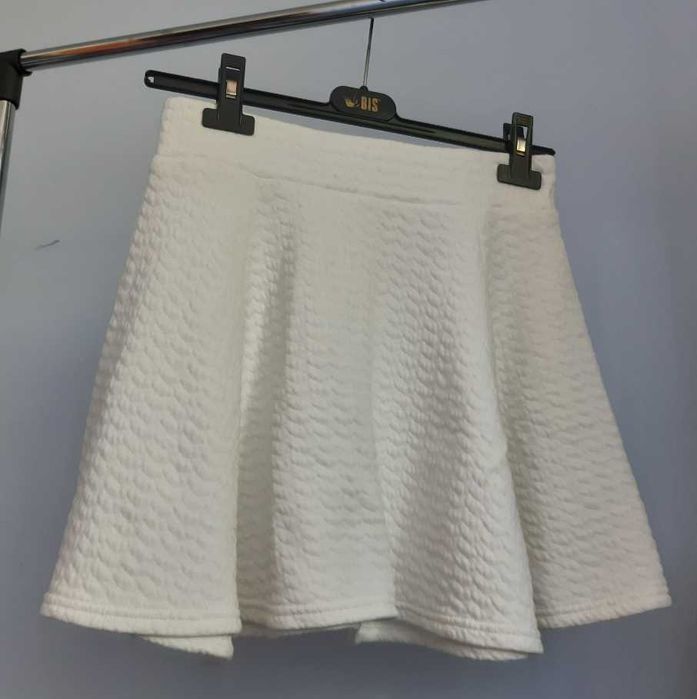 HM/ rozkloszowana spódniczka z koła/ Rozm.38/ Stan Bdb