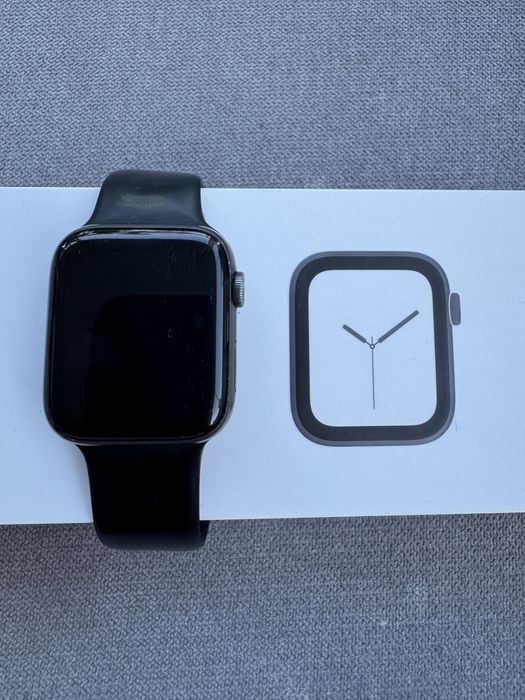 Apple Watch Series 4 – 44 mm Cellular (LTE + GPS)