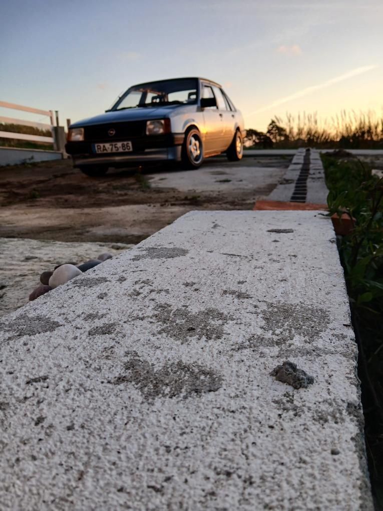 Corsa 1.2 tr clássico com bastantes extras